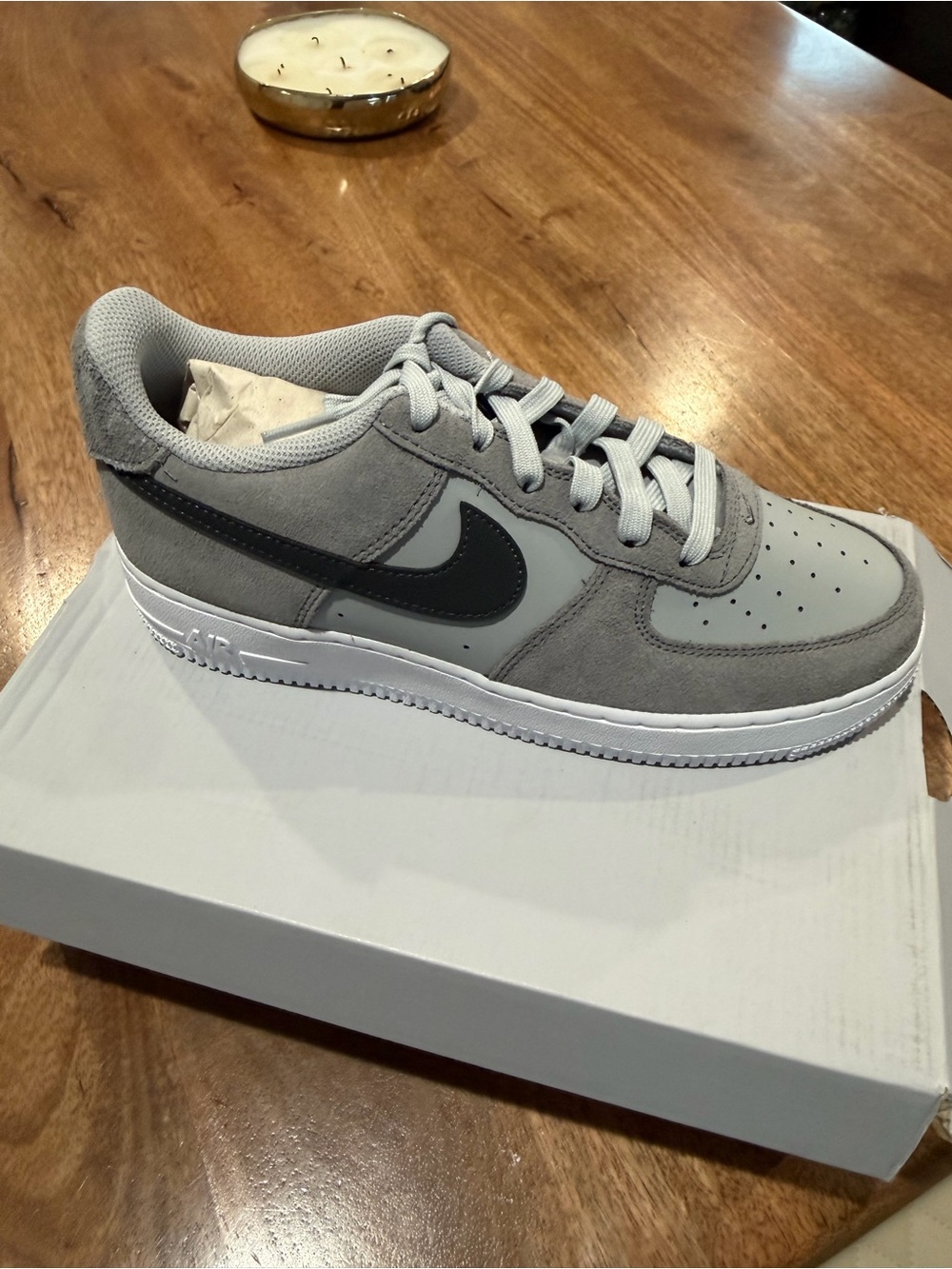 Nike youth  Low-Top Sneaker in Light Gray with Black Swoosh